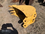 Used 2017 Deere 18IN310 Bucket